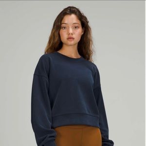 Lululemon perfectly oversized cropped crew *softstreme NAVY SIZE 8; like new